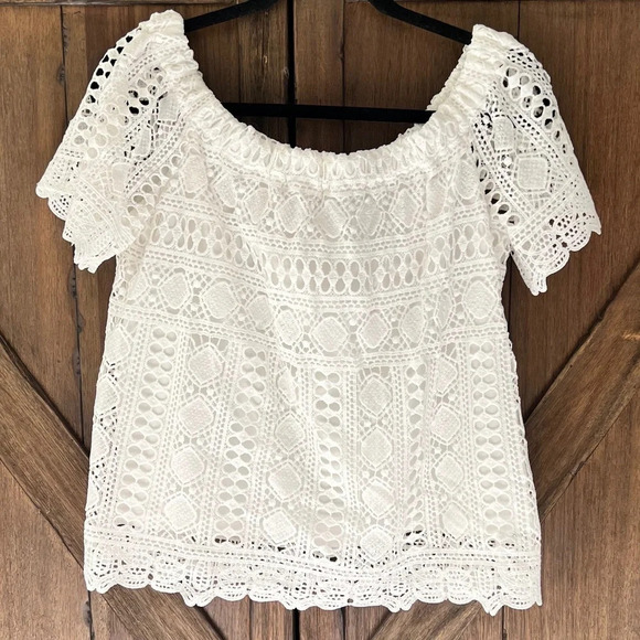 EUC Sunday In Brooklyn Anthropologie Off the Shoulder White Lace Blouse Size M - Picture 3 of 9